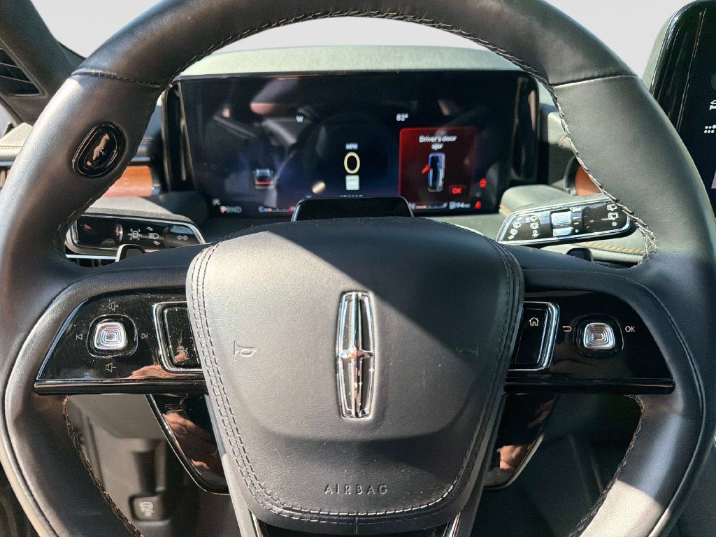 Used 2025 Lincoln Aviator Black Label w/ Jet Appearance Package AWD/4WD image 26