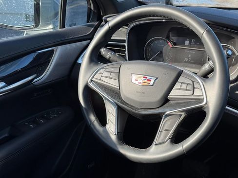 Used 2025 Cadillac XT5 Premium Luxury image 14