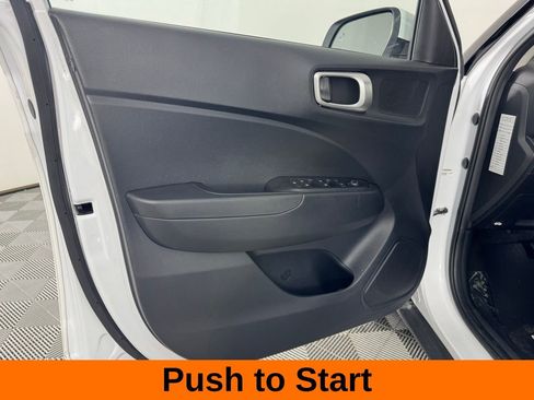 Used 2025 Hyundai Venue SEL image 10