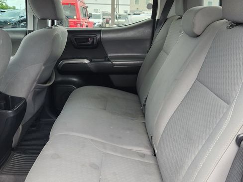 Used 2020 Toyota Tacoma SR5 AWD/4WD image 10