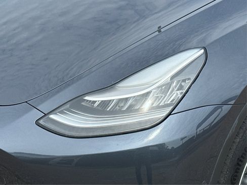 Used 2020 Tesla Model Y Long Range image 27