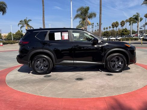 Certified 2026 Nissan Rogue SV FWD image 9