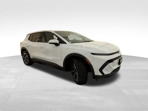 New 2026 Chevrolet Equinox EV LT image 6