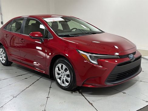 Certified 2025 Toyota Corolla LE w/ Body Protection Package (TMS) image 3