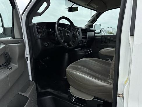 Used 2019 GMC Savana 2500 w/ Driver Convenience Package RWD image 10