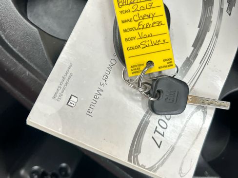 Used 2017 Chevrolet Express 3500 LT w/ LT Preferred Equipment Group image 20