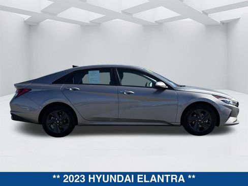 Used 2023 Hyundai Elantra SEL image 3