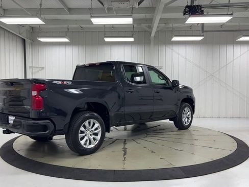 Used 2023 Chevrolet Silverado 1500 Custom AWD/4WD image 8