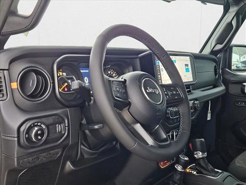 New 2025 Jeep Gladiator Mojave w/ Convenience Group image 3