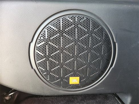 Used 2019 Toyota RAV4 Limited image 14