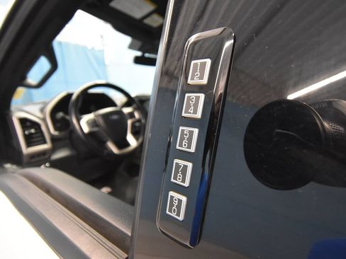 Used 2022 Ford F350 Lariat w/ Lariat Ultimate Package AWD/4WD image 4