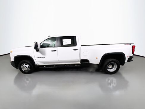 Used 2025 Chevrolet Silverado 3500 W/T image 9