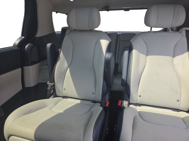 Used 2025 Kia Carnival SX Prestige FWD image 40