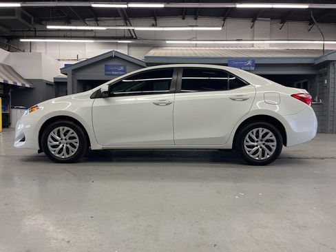 Used 2019 Toyota Corolla LE image 4