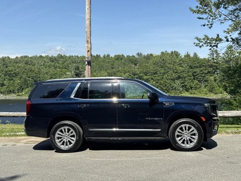 Used 2022 GMC Yukon SLT w/ SLT Premium Package AWD/4WD image 7