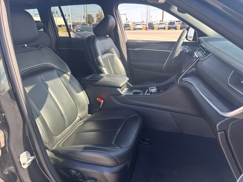 Used 2024 Jeep Grand Cherokee Limited w/ Trailer Tow Package image 9