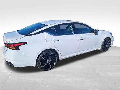 New 2025 Nissan Altima 2.5 SR w/ SR Premium Package image 5