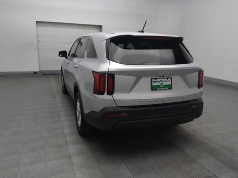 Used 2022 Kia Sorento LX FWD image 5