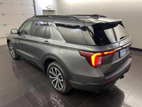 New 2025 Ford Explorer ST-Line image 4