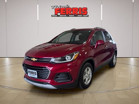 Used 2019 Chevrolet Trax LT w/ LT Convenience Package image 1