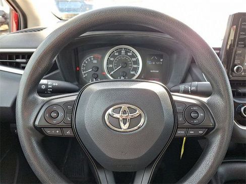 Certified 2022 Toyota Corolla LE image 18