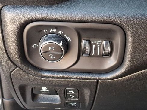 Used 2025 RAM 1500 Big Horn AWD/4WD image 23