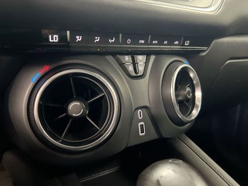 Used 2020 Chevrolet Blazer LT AWD/4WD image 16