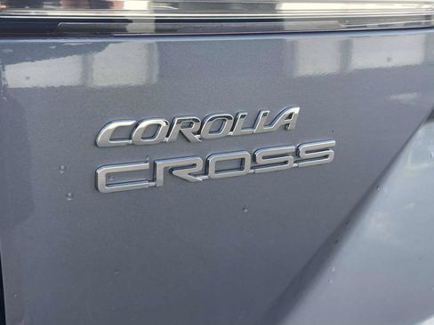 Used 2022 Toyota Corolla Cross LE AWD/4WD image 9