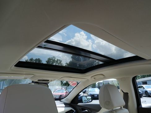 Used 2022 Chevrolet Malibu Premier FWD image 26
