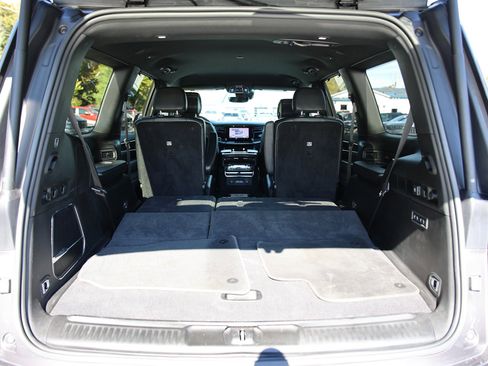 Used 2022 Jeep Wagoneer Series III w/ Convenience Group I image 12