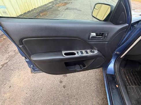 Used 2010 Ford Fusion SEL image 9