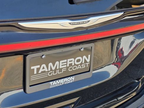 Used 2023 Chrysler Pacifica Touring-L FWD image 31