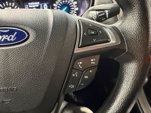 Used 2017 Ford Fusion SE image 16