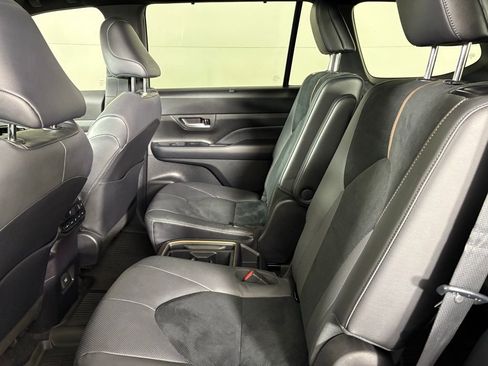 Used 2024 Toyota Grand Highlander AWD Hybrid image 43