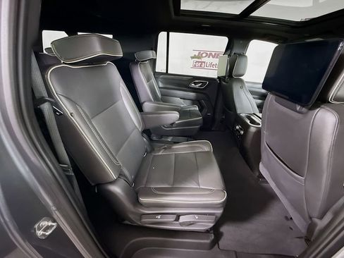 Used 2021 GMC Yukon XL SLT w/ SLT Premium Package AWD/4WD image 33