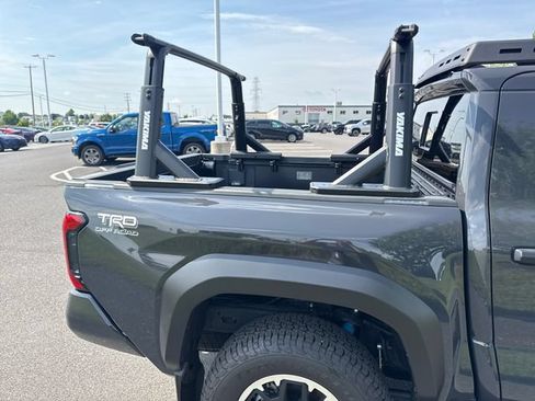 Certified 2024 Toyota Tacoma TRD Off-Road w/ TRD Off Road Upgrade Package AWD/4WD image 17