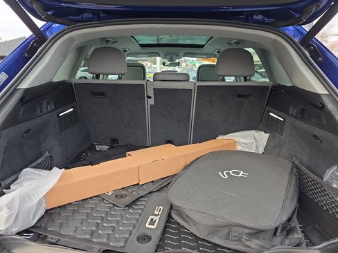 Used 2021 Audi Q5 e Premium Plus w/ Premium Plus Package image 43