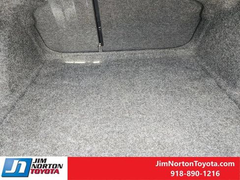 Used 2025 Volkswagen Jetta SE FWD image 32