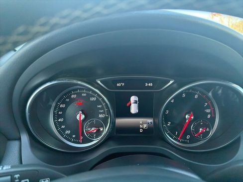 Used 2018 Mercedes-Benz GLA 250 4MATIC image 33