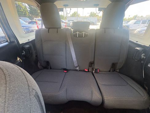 Used 2025 Jeep Wrangler Sport S AWD/4WD image 37