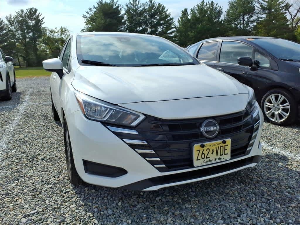 Used 2024 Nissan Versa SV FWD image 9