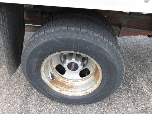 Used 2003 GMC Savana 3500 image 28