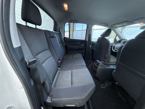 Used 2018 Honda Ridgeline Sport image 39