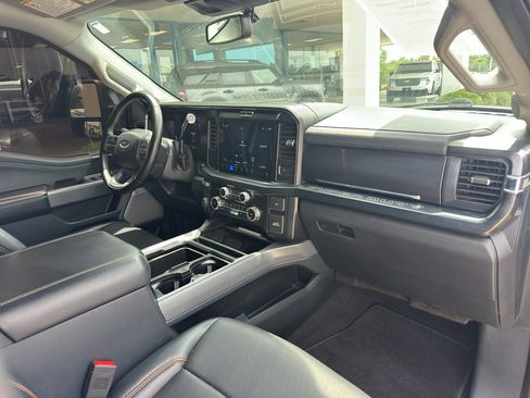 Used 2025 Ford F250 Lariat AWD/4WD image 32