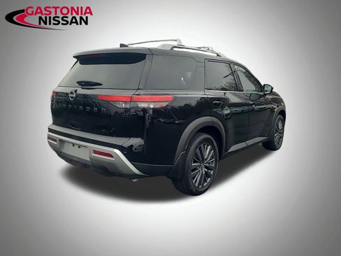 Used 2024 Nissan Pathfinder SL w/ SL Premium Package image 13