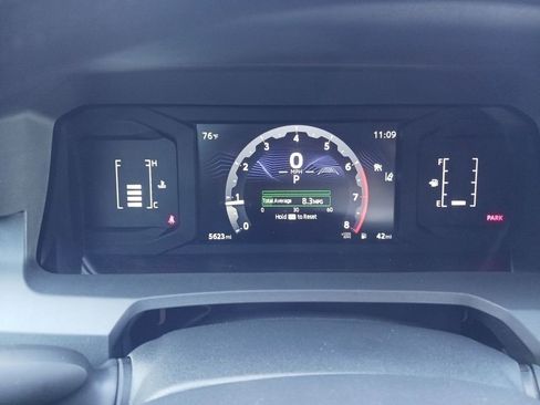 Used 2025 Toyota Tacoma SR image 19