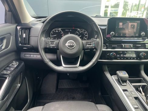 Used 2022 Nissan Pathfinder SV FWD image 15