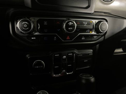 Used 2023 Jeep Wrangler Unlimited image 19