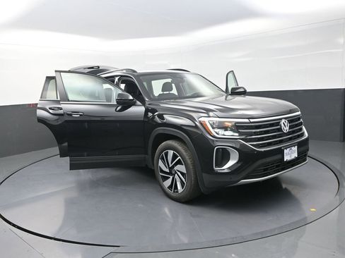 New 2026 Volkswagen Atlas SE FWD image 29