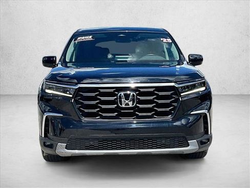 Used 2025 Honda Pilot EX-L image 3